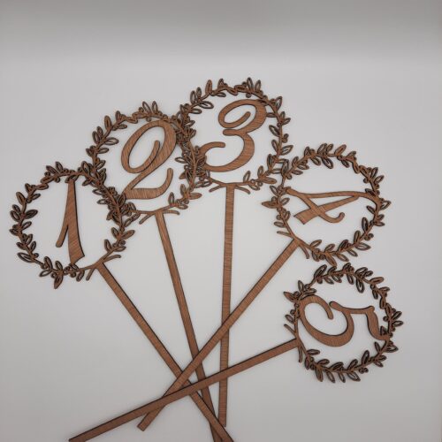 Table number in wreath