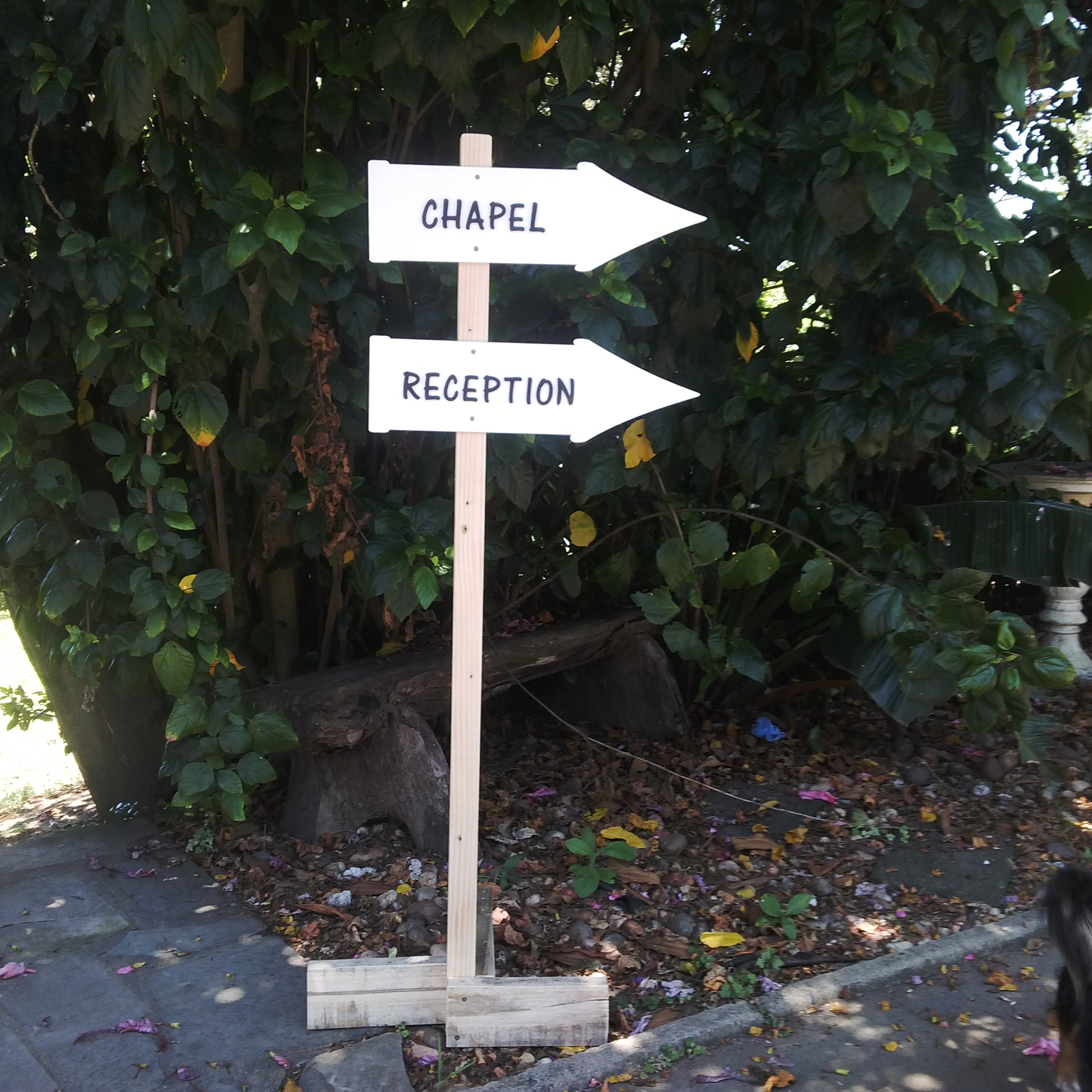 DIRECTIONAL PICKET SIGN