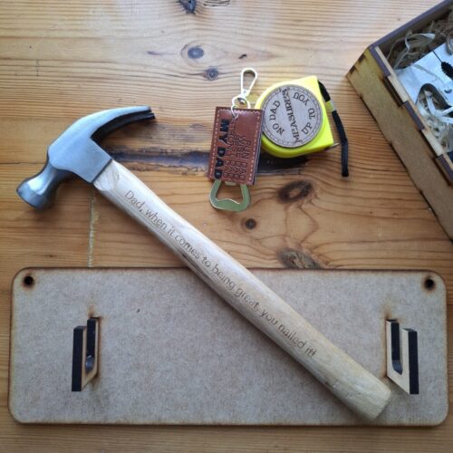 HAMMER WITH WALL PLAQUE