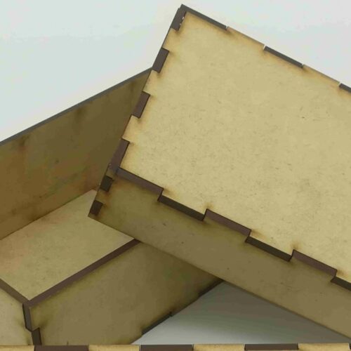 BOX WITH LID. 170X150X50mm